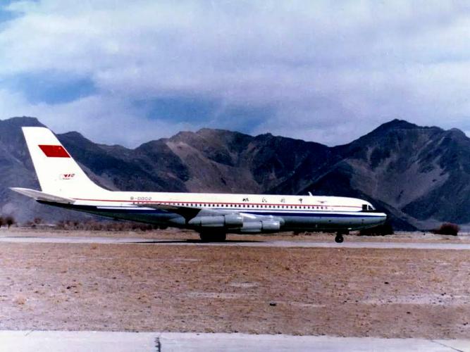 shanghai y-10,中国代号:y-10)客机,是20世纪70年代由中国航空工业 a
